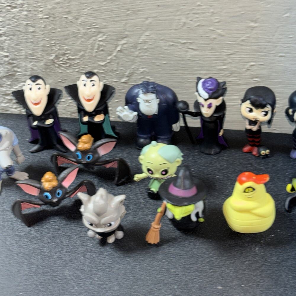 19pc Hotel Transylvania Mini Cartoon Figures Collectible 18 Different - Picture 6 of 7